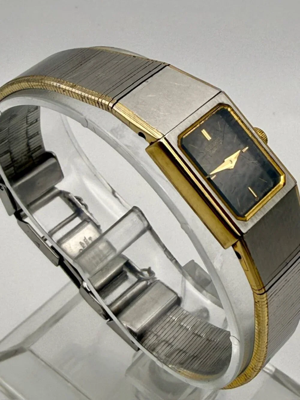 Vintage 90’s Seiko Ladies Watch Petite Rectangular Silver Black Working